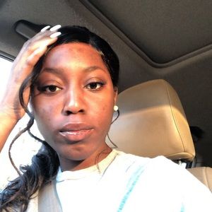 Meet your Posher, Amina